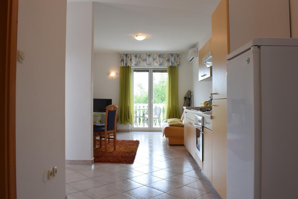 Apartments Green Oasis Malinska Luaran gambar